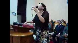 preview picture of video 'Cantora Atamar em guariba, na sub sede da ass. de Deus ministério guariba.'