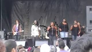 Tawiah performing Watch Out