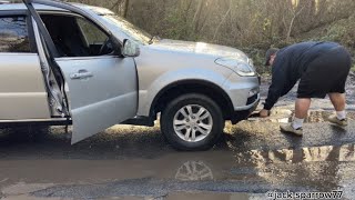 How not to cross a ford🙈😂