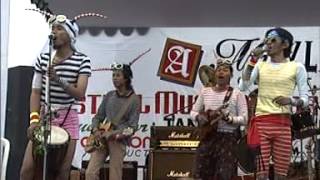 Download lagu Tani Maju Castol mp3 Download lagu Tani Maju Castol mp3