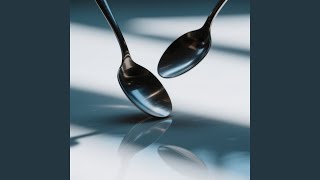 Download lagu Spoon clinking mp3