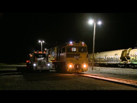4KS5 SSR Grain Train Refuels & Adds locomotive At Gheringhap (18/11/2020) - PoathTV Railways