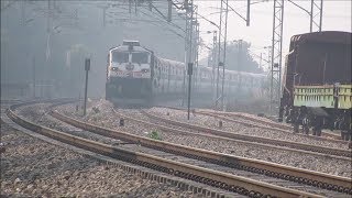 preview picture of video 'First Dedicated Train to Varanasi ||| KASHI VISHWANATH EXPRESS ||| Full Speed Show'