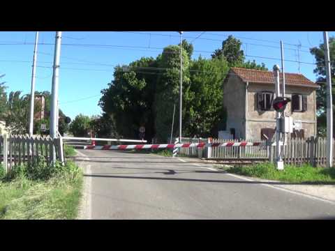 Passaggio a livello di via Casoni in HD - Casoni (BO) // Level Crossing