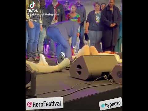 Hypnose au HeroFestival @richardschifferhypnotiseur2014