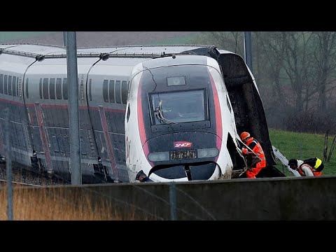 Video Thumbnail: Frankreich: Zug kollidiert mit Militär-LKW – ein Toter, mehrere Verletzte