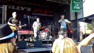 Big D & the Kids Table - Shining On