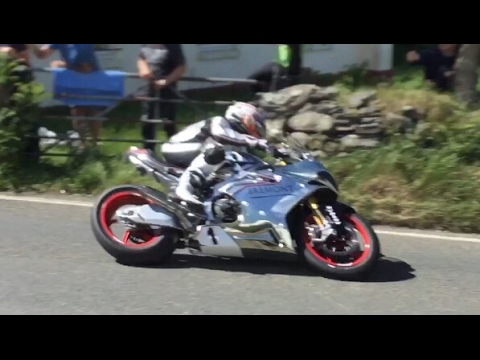 RST Superbike race: Isle Of Man TT 2017
