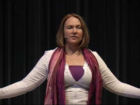 Cecilia Sifontes (4) beim LIVE-Channeling von LashMaEl auf dem Gathering 2010 in Solothurn (e/d)