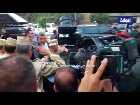 وزير الدفاع يتفقد سير العملية الانتخابية بمدرسة الأورمان بالعجوزة