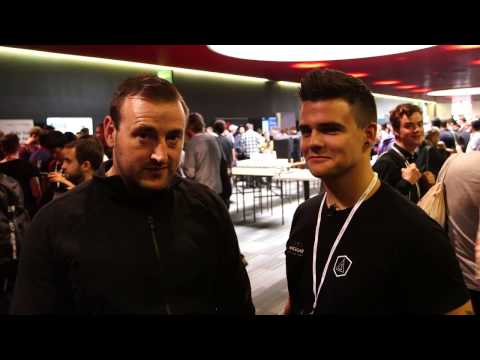 Todd Motto talks with Lukas Ruebbelke during Angular Connect 2016