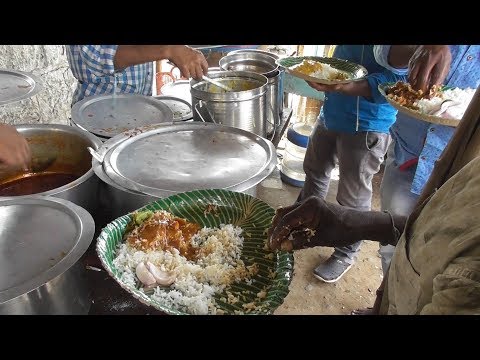 Common People Enjoying - Cheap & Best Roadside Food In Hyderabad Video