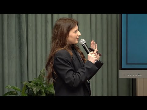 Metamorfoza demokracji | Patrycja Skrypko | TEDxAdamMickiewiczSchool