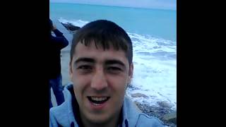 Remus pe plaja nisa coasta de azur