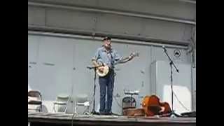 Pete Seeger - She'll Be Comin' Round The Mountain (2005)