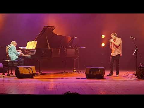 Polichinelo de Villa-Lobos na interpretação de Amilton Godoy e Gabriel Grossi.