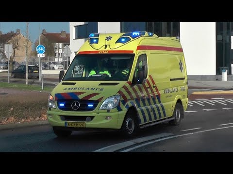A1, Otaris Ambulances 24-120 en 24-122 in Heerlen