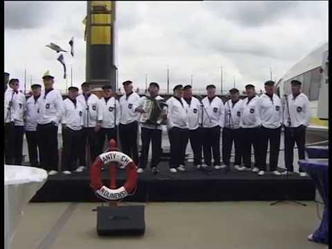 Shanty Chor Carolinensiel - Zwei Mädchen mit schwarzen Haaren