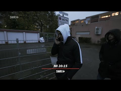 Dokumentation "betrifft: Leben im Betonklotz - Die Suche nach etwas Glück" im SWR Fernsehen