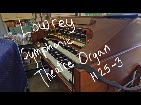 Lowrey Symphonic Theatre Organ H25-3 (Ep. 3)  | The Band Is  |  CHEST FEVER