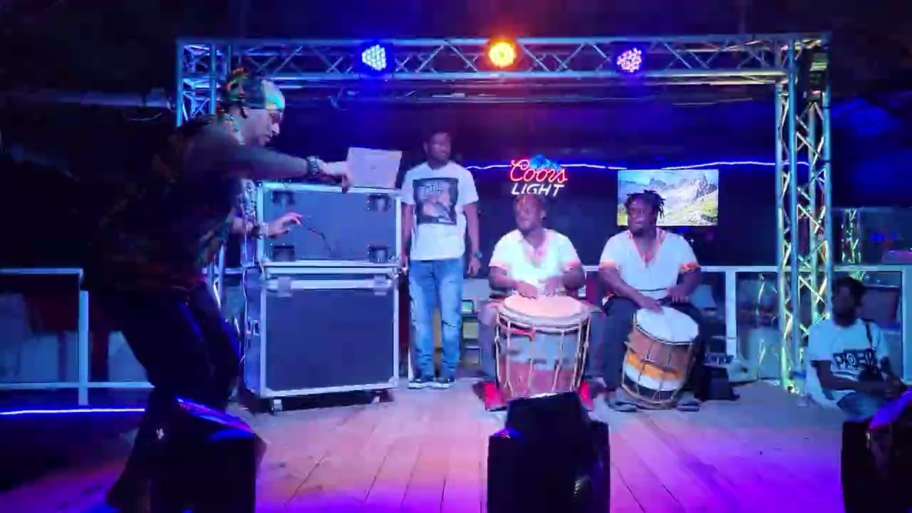 Aprende a bailar yancunu con Jamil El Unico Indio Garifuna
