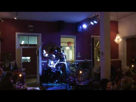 How Insensitive (Insensitez) jazz guitar trio