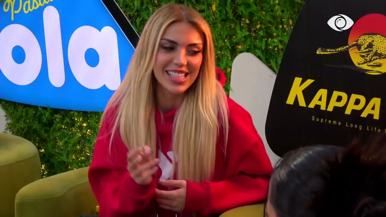 Më pëlqen shumë autobusi…/ Brikena hedh batuta me banorët