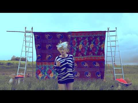 KLARA. - KLARA. feat. Ambryzy - Country Girl (Official Music Video)