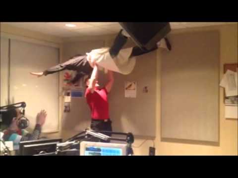 C95 Bachelorette Rob and Gordon Attempt the Dirty Dancing Lift