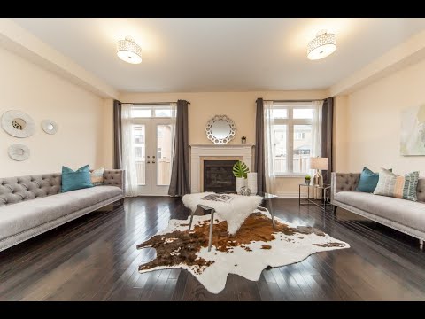 Executive Townhouse for Sale : 25 Claudview Street, King City