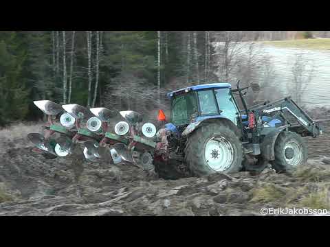New Holland TM155,  Kverneland 4 furrow Reversible Plough