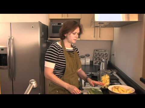 Jugo de piña, apio y nopal - Pineapple, Celery, and Nopal Juice