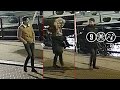 Amsterdam: Politie zoekt vrouw en twee mannen na mishandelingen
