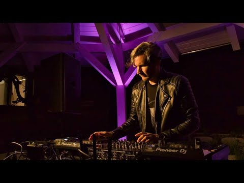 Low Contrast live at Etyek Session 3.0 x Aubergine Pince