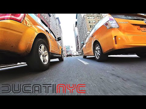 New York City Rendezvous - A Downlow Speedrun From Midtown to Brooklyn on a Ducati Monster v918