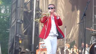 Me First &amp; the Gimme Gimmes - Summertime/Leaving on a Jet Plane (Live @ 77 Fest Montreal)