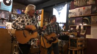 Robyn Hitchcock with Grant Lee Phillips- Don't Look Down (Live at Grimey's)
