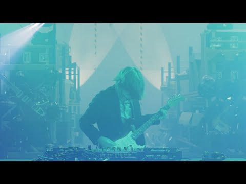 Blood on Guitars -  going nowhere lost circle (Live Performance)