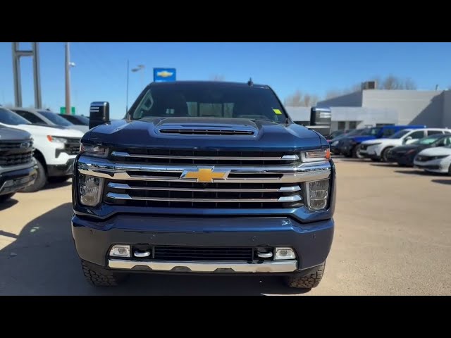 2022 Chevrolet Silverado 2500HD High Country 4WD Crew Cab in Cars & Trucks in Strathcona County