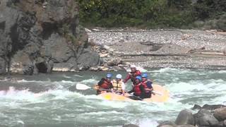 preview picture of video 'White Water Rafting Upper Chico River'
