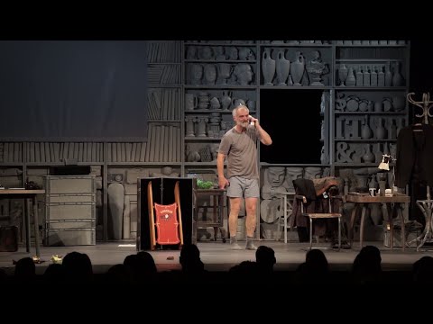 Ivan Trojan hrál v Divadle v Lidovém domě inscenaci Žáby