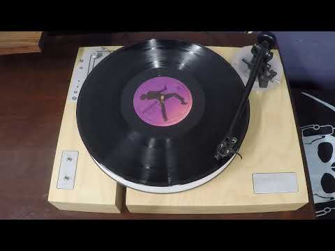 Queen - Bohemian Rhapsody - B1 - Bohemian Rhapsody - Live Vinyl Recording