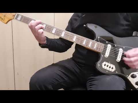 Fender Squier Bass vi  (the cure exploding boy)