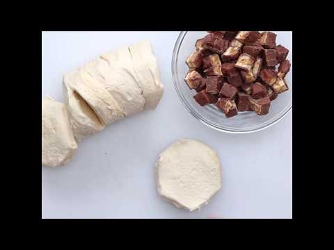 download lagu mp3 mp4 Snickers Stuffed Monkey Bread, download lagu Snickers Stuffed Monkey Bread gratis, unduh video klip Snickers Stuffed Monkey Bread