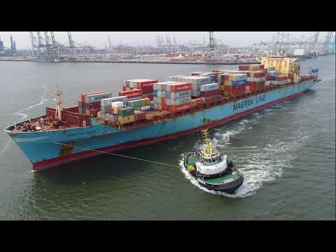 Carroussel Rave Tug (CRT) Multratug 32  - Bow spring maneuver