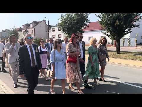Tworków dożynki 2024. Przejście do kościoła spod Złotego Kłosu