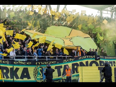 Przemarsz, oprawa i doping kibiców podczas meczu Siarki Tarnobrzeg ze St.Stalowa Wola, 21.03.2015 HD