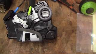 2012 - 2017 Toyota Prius c front door automatic lock replacement