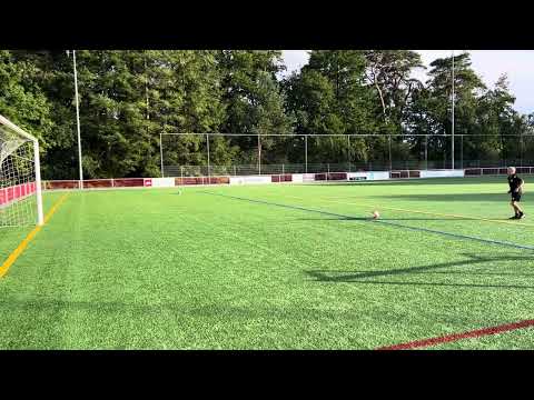 Alvast trainen voor het voetbal kamp van V.V. actief