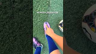 Download lagu Can't learn to juggle? Here's how! #football #Tutorial #Juggling #Shorts mp3